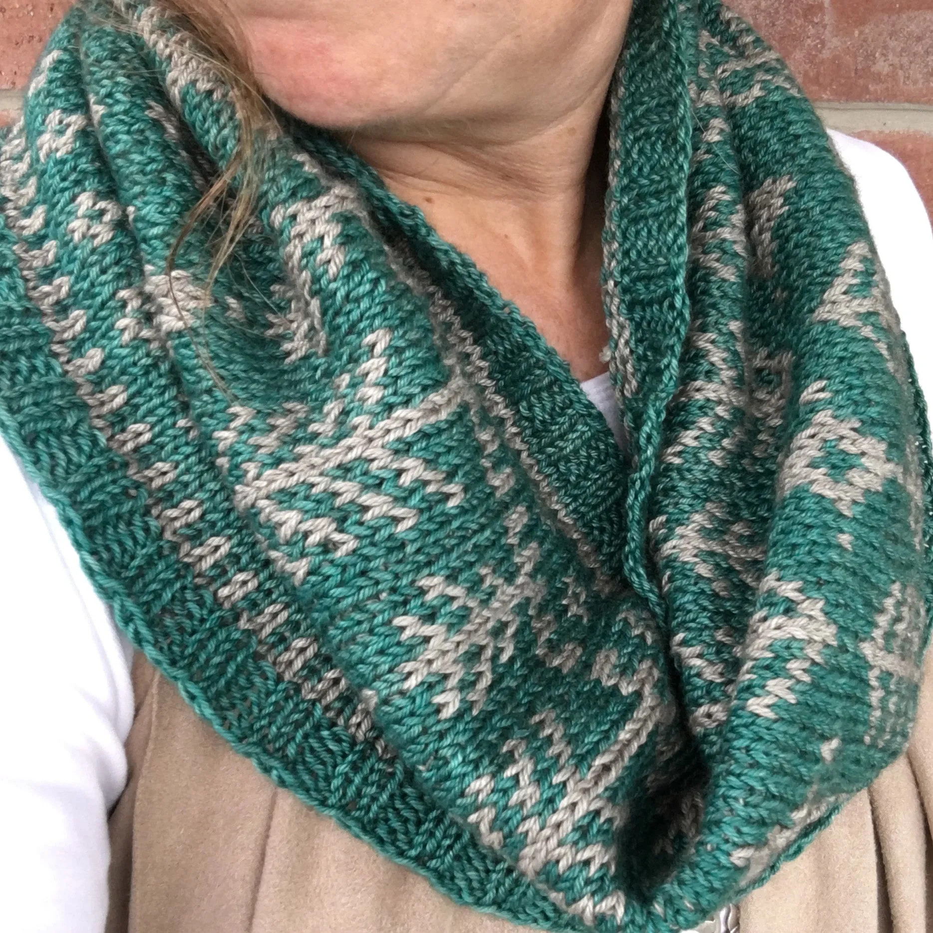 Sacred Peaks Cowl Kit in DK Yakity Yak